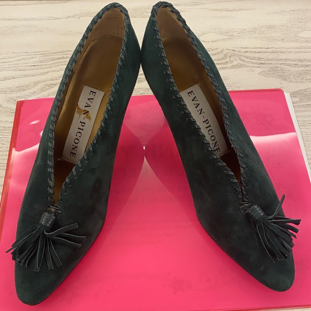 Evan Picone Green Suede Moccasin Heels